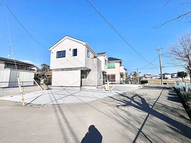 前面道路はきちんと整備されています