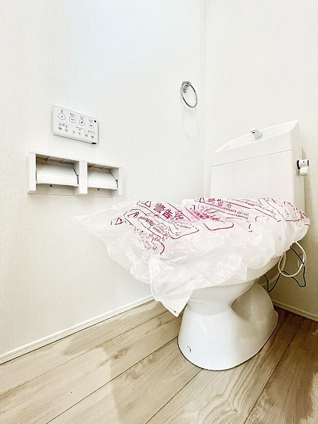 トイレは温水洗浄機能付き