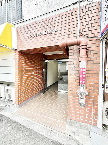 落ち着いた雰囲気のエントランス