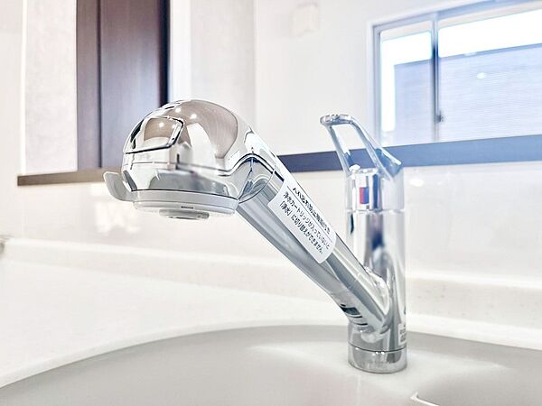 いつでも清潔なおいしいお水を。一つの水栓で水道水と浄水を使い分け。