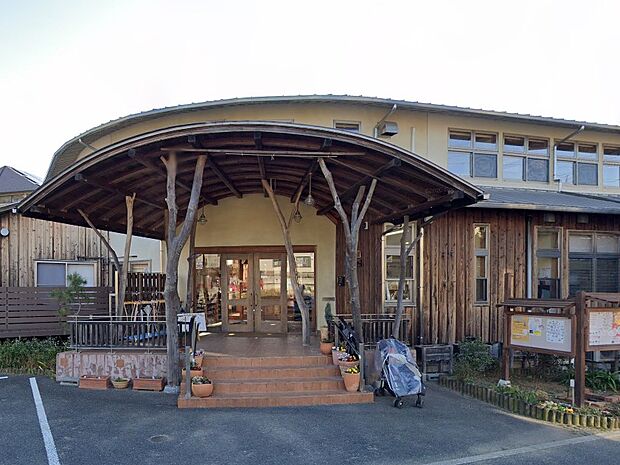 幼稚園・保育園 300m 認定こども園 風の谷こども園