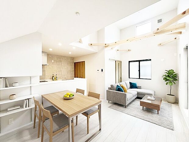 落ち着いた雰囲気のLDKは家族みんなの快適空間※家具はCGです