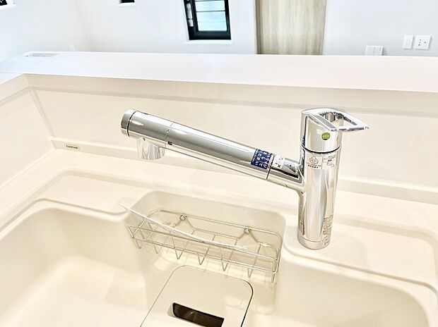 いつでも清潔なおいしいお水を。一つの水栓で水道水と浄水を使い分け。