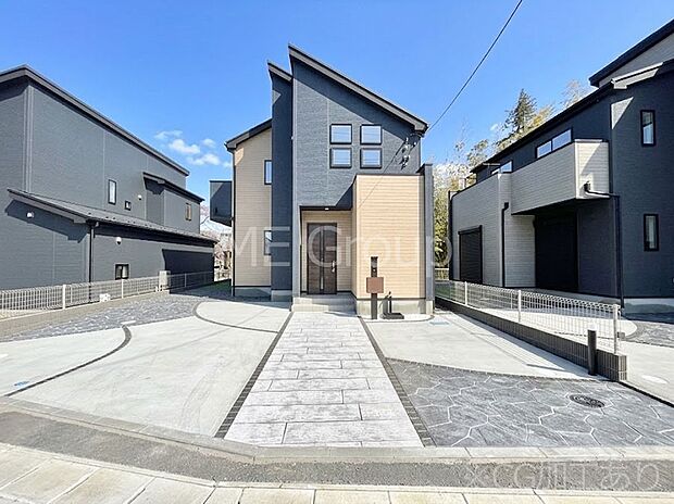 洗練された外観、上質な住空間が広がる室内は永く安心して過ごせる住居です。