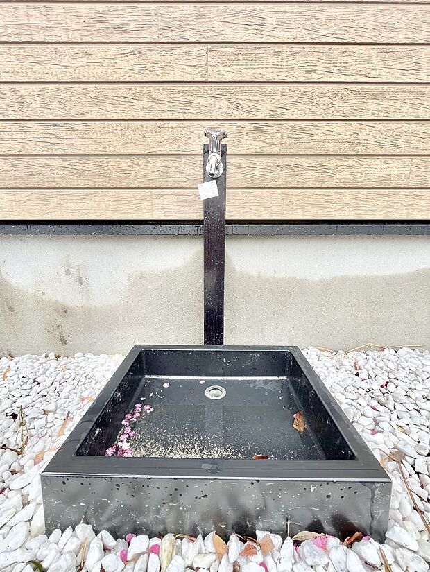 ガーデニングやお掃除に便利な外水栓