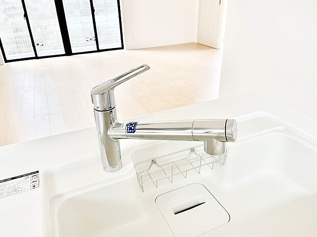 いつでも清潔なおいしいお水を。一つの水栓で水道水と浄水を使い分け。