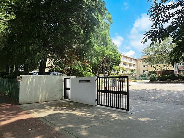 中学校 960m 松戸市立常盤平中学校