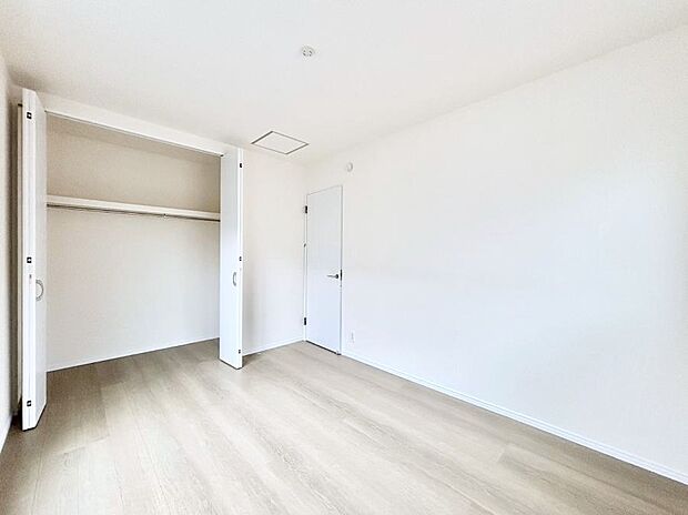 子供部屋にもおすすめな収納スペースたっぷりの居室