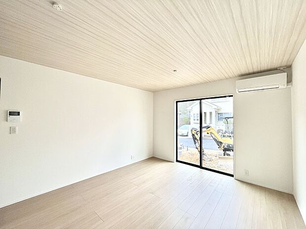 落ち着いた雰囲気のLDKは家族みんなの快適空間