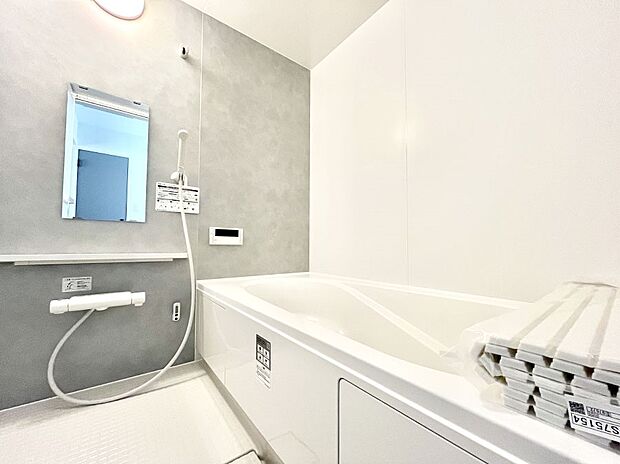 落ち着いた雰囲気でゆっくりお寛ぎいただけるバスルーム