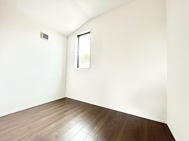 部屋干しができる広々スペース