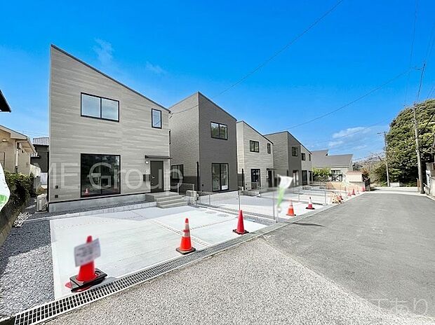 前面道路はきちんと整備されています  