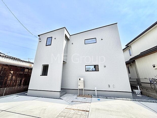 たっぷりの陽光と心地よい風が舞い込む住まい