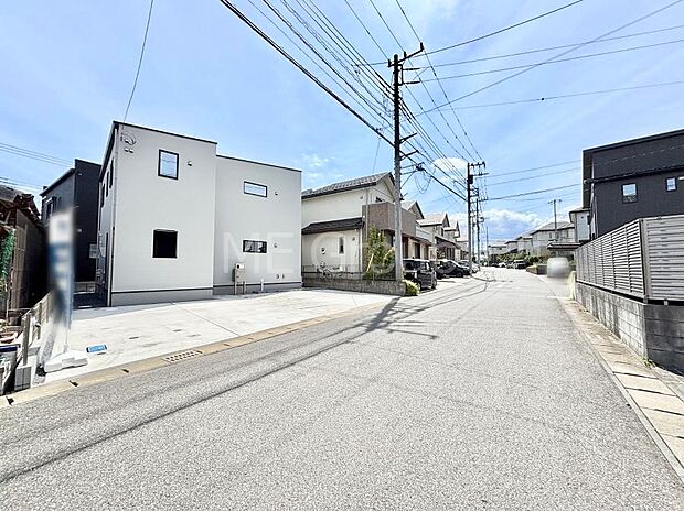 見通しの良さとともに、街並みに開放感を与えてくれます。