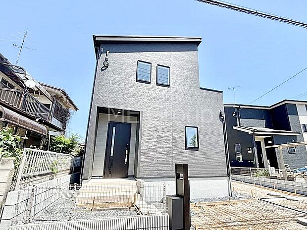 洗練された外観、上質な住空間が広がる室内は永く安心して過ごせる住居です。