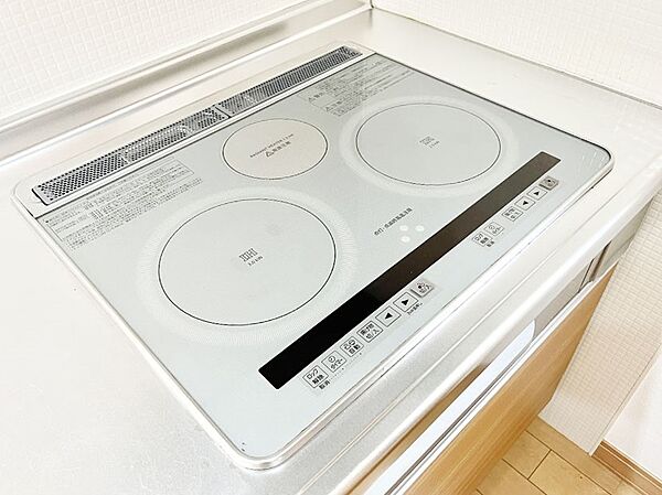 後片付けもスムーズなIHクッキングヒーターでお料理も手軽に楽しく！