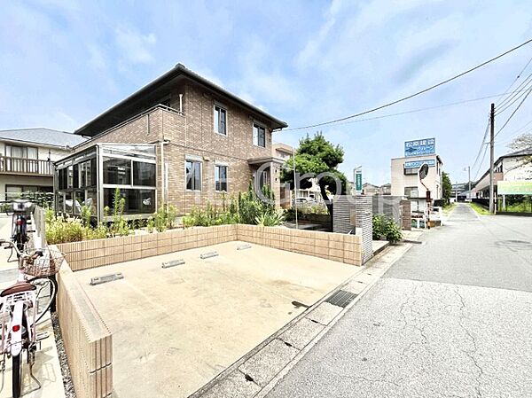 見通しの良さとともに、街並みに開放感を与えてくれます。