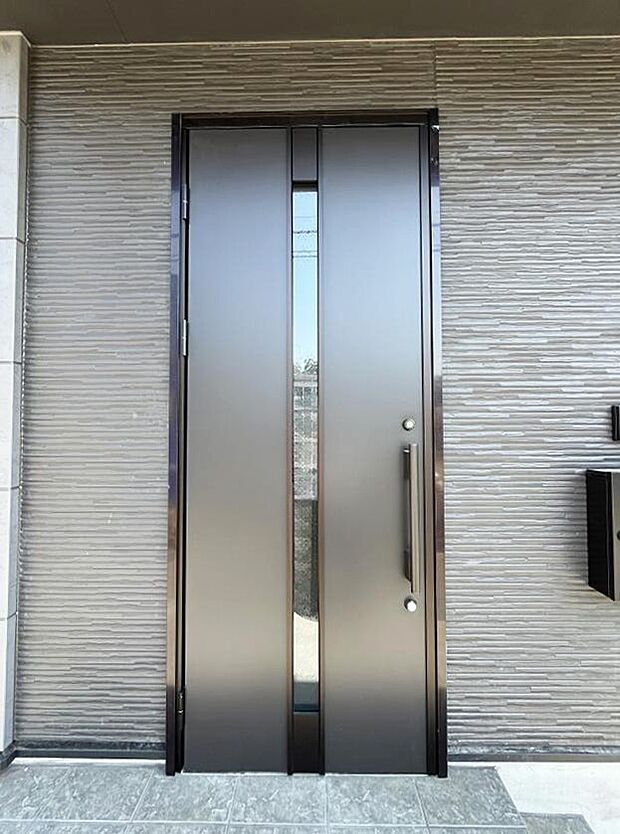 大切な家族、来客を出迎える玄関。