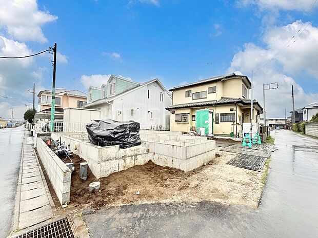 角地なので日当たりも良く、お家が堂々として見えます。