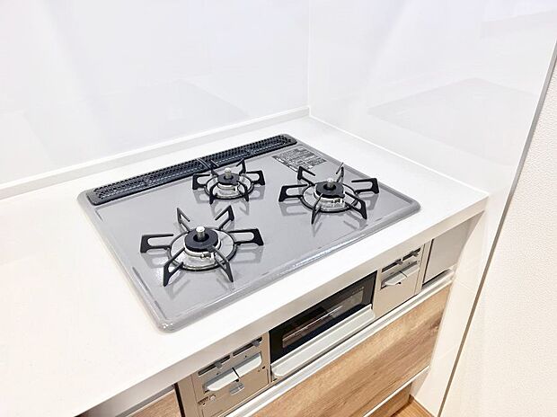 三口ガスコンロでお料理が一気にはかどりそう。