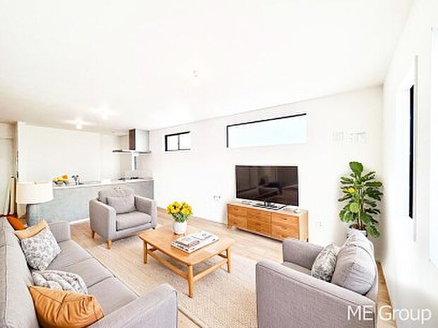 落ち着いた雰囲気のLDKは家族みんなの快適空間※家具はCGです