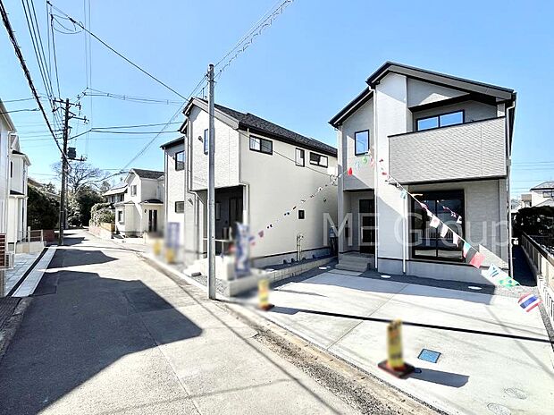 前面道路はきちんと整備されています  