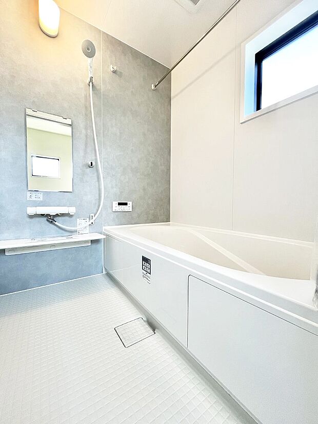 落ち着いた雰囲気でゆっくりお寛ぎいただけるバスルーム