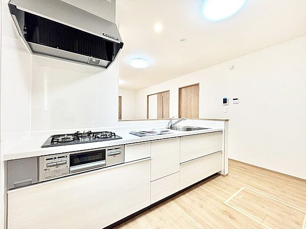 料理をしながらでもご家族との会話を楽しめる対面キッチン