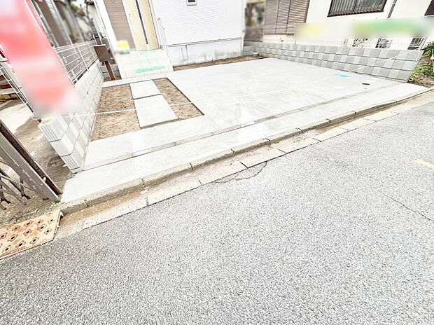 目の前が駐車場だと雨の日も大量にお買い物をした時も便利ですね