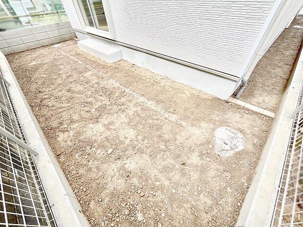 お子様の遊び場やガーデニングスペースとして様々な使い方ができます