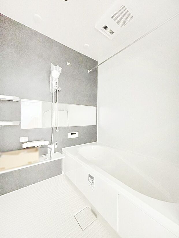 落ち着きのあるダークカラーを基調にしたバスルームで1日の疲れをリフレッシュ!