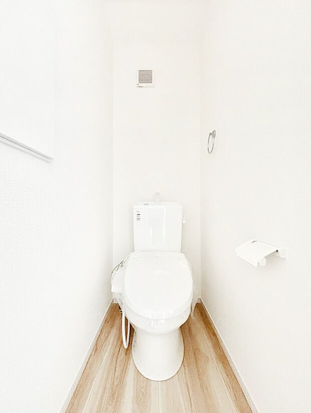 毎日を快適に!清潔感あるシャワートイレ。