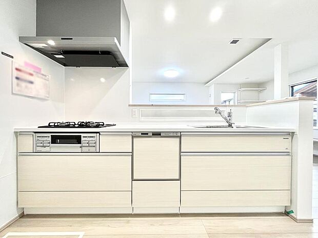 料理をしながらでもご家族との会話を楽しめる対面キッチン