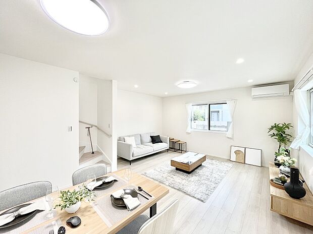 リビング階段が家族の笑顔と会話をつないでくれます