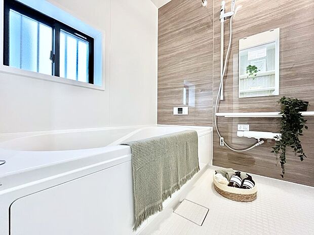 落ち着いた雰囲気でゆっくりお寛ぎいただけるバスルーム