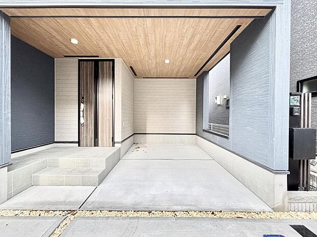 ビルトインタイプは大切なお車を傷や汚れから守ることができます。