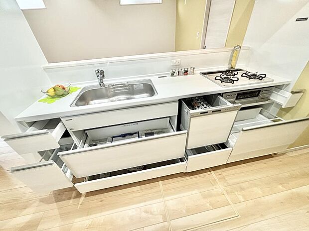 使いやすさを優先したスライド式収納タイプ！