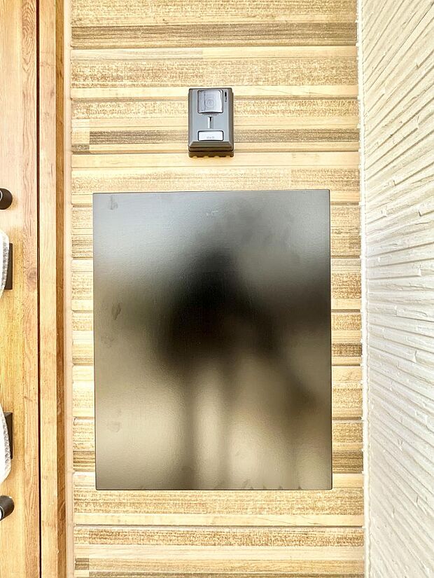 シンプルデザインのポスト。 