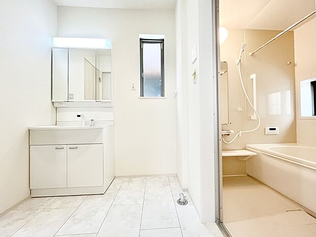 広々とゆとりのあるランドリースペース。