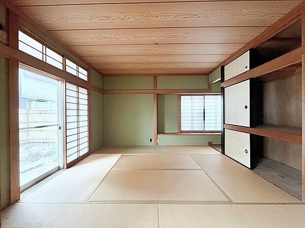柔らかい畳の空間は、お子様の遊び場や来客時のおもてなしの場所として重宝します。