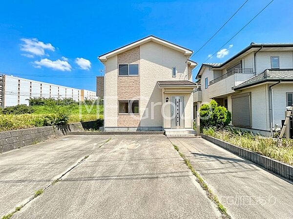 たっぷりの陽光と心地よい風が舞い込む住まい