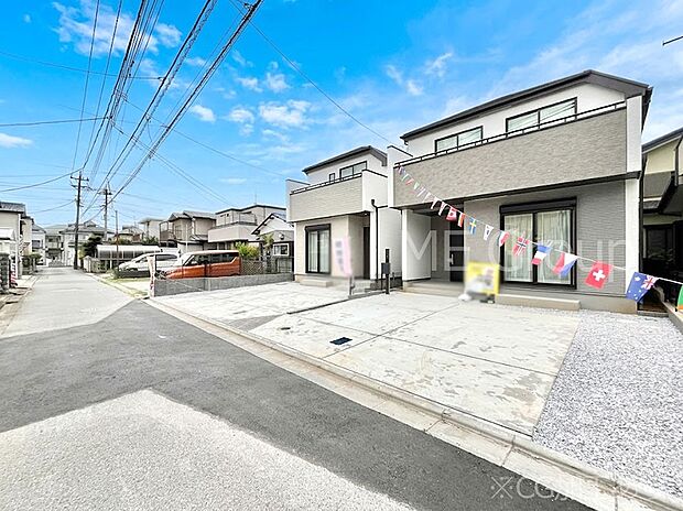 前面道路はきちんと整備されています  