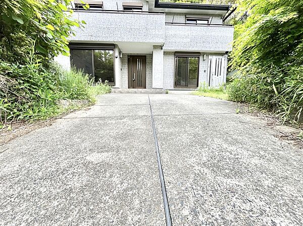 生活に欠かせない駐車スペース。