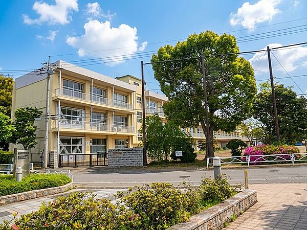 小学校 1200m 千葉市立誉田小学校