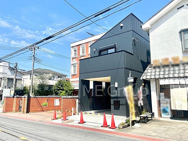 溢れる陽光でご家族の笑顔も輝く