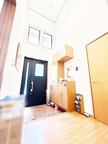 家族の帰宅やお客様をあたたかく迎える玄関