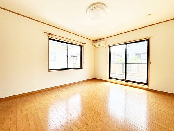 爽やかな日差しがお部屋全体を優しく包み込んでくれます