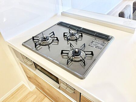 三口ガスコンロでお料理が一気にはかどりそう。