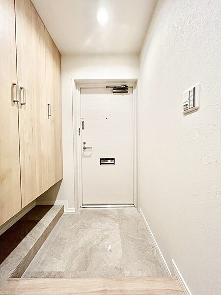 いつも気持ち良くご家族を迎えられる玄関収納付
