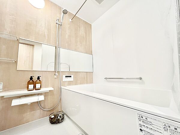 落ち着いた雰囲気でゆっくりお寛ぎいただけるバスルーム